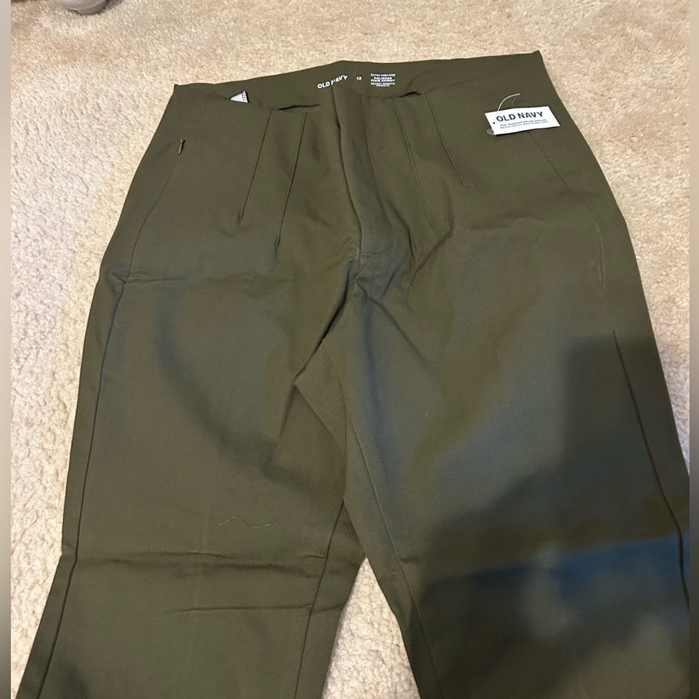 Old Navy women’s Green extra high rise pants size 12